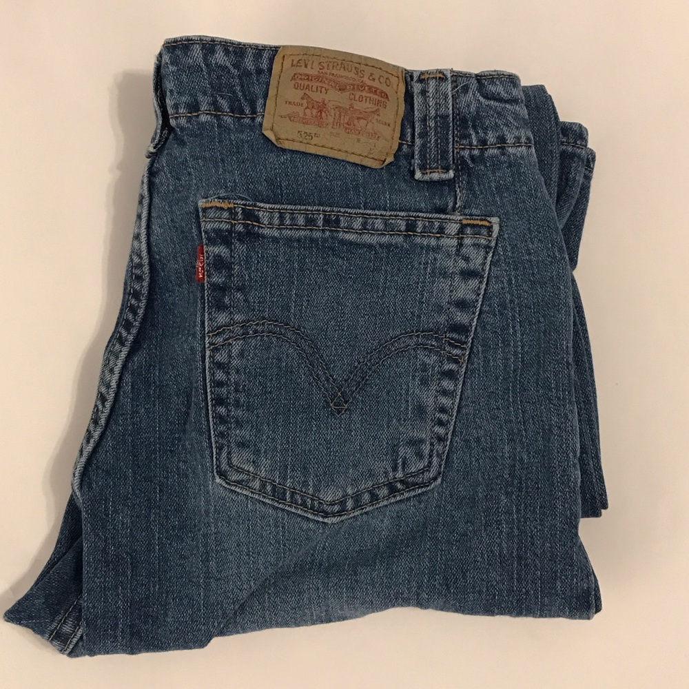 Women’s Levi’s 525 Nouveau Bootcut Jeans - Size 10 Medium